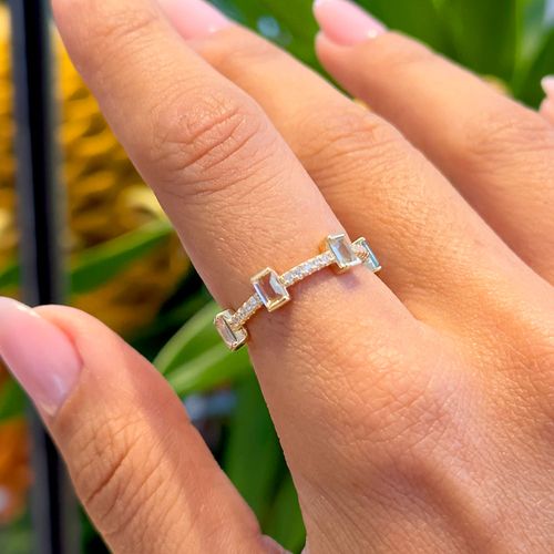 Anel Aliança Inteira com Cristais Morganita, Paraíba e Topázio Azul em Retângulos - Banho de Ouro 18k