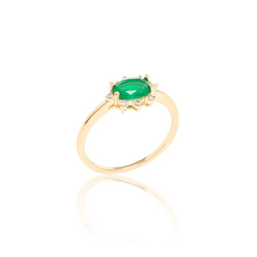 Anel Oval com Cristal Esmeralda e Zircônias Brancas - Banho de Ouro 18k