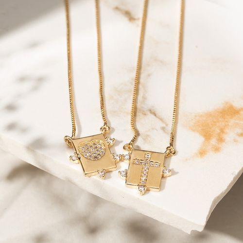 Colar Escapulário com Placas de Coração e Cruz e Zircônias Brancas - 65cm - Banho de Ouro 18k