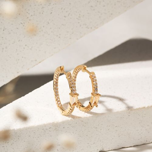 Brinco Argola 20mm com Cristal Morganita e Zircônias Brancas - Banho de Ouro 18k