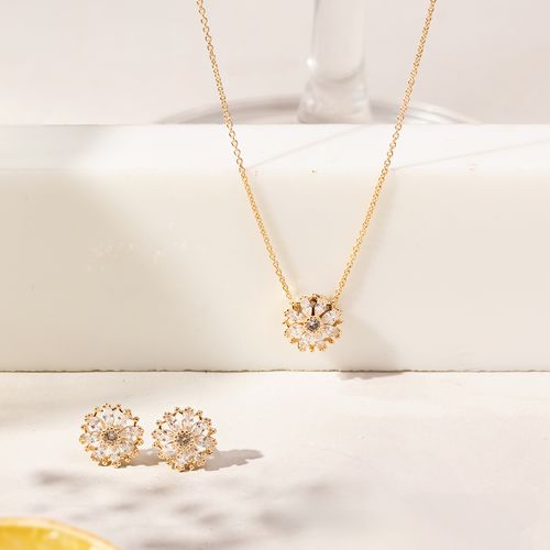 Conjunto Florzinha de Zircônias Brancas (Brinco + Colar) 45cm - Banho de Ouro 18k