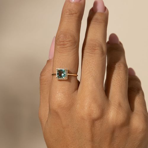 Anel Quadrado Cristal Paraiba Cravejado de Zircônias Brancas - Banho de Ouro 18k
