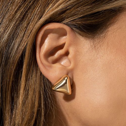 Brinco Liso Pirâmide -  Banho de Ouro 18k