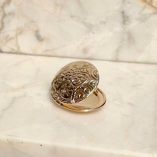 Pingente Relicáririo Oval - Banho de Ouro 18k
