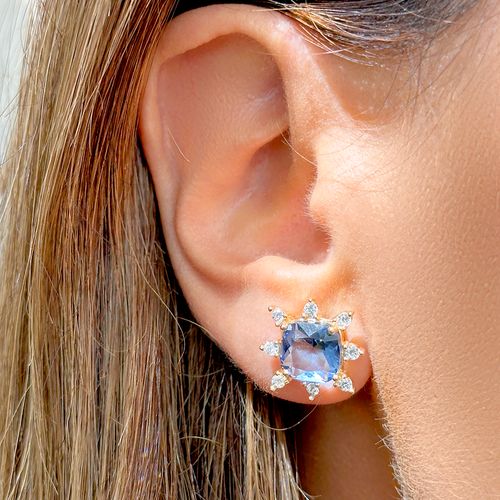 Brinco Coroa de Cristal London Blue e Zircônias Brancas - Banho de Ouro 18k
