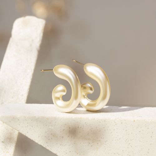 Brinco Caracol de Pérola Coreana - Banho de Ouro 18k