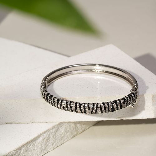 Bracelete Animal Print com Zircônias Negras e Zircônias Brancas - Banho de Ródio Branco