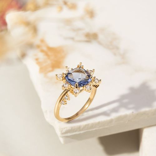Anel Coroa Cristal London Blue com Zircônias Brancas - Banho de Ouro 18k
