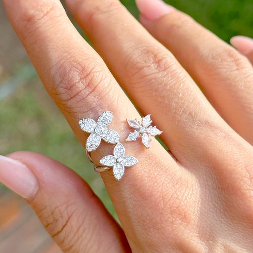 Anel 3 Flores Cravejado de Zircônias Brancas - Prata 925
