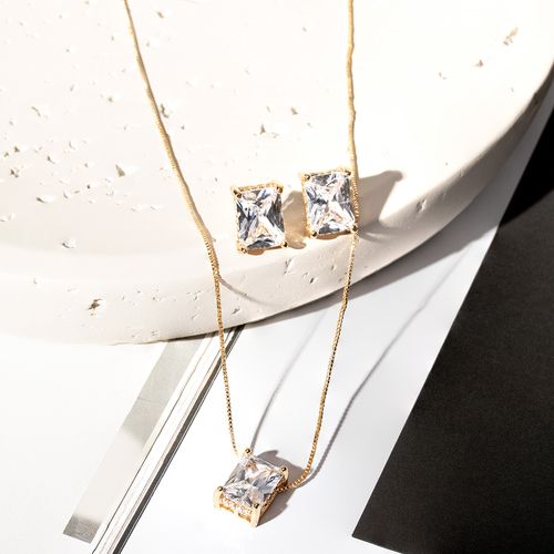 Conjunto de Brinco e Colar Quadrado Cravejado 7x9 de Zircônias Brancas 50cm - Banho de Ouro 18k