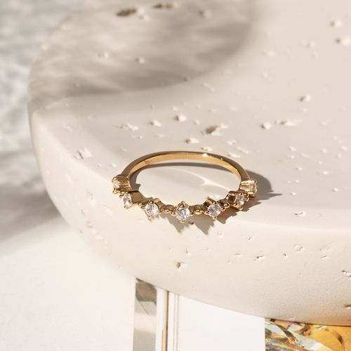 Anel Meia Aliança 7 Pontos de Luz com Zircônias Brancas - Banho de Ouro 18k