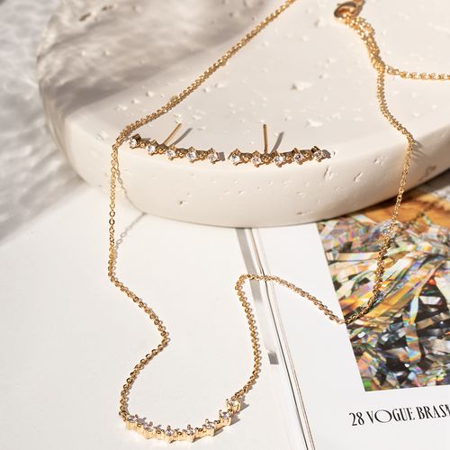 Conjunto de Brinco e Colar com Pontos de Luz e Zircônias Brancas 48cm - Banho de Ouro 18k