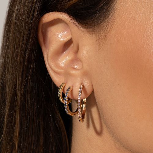 Kit com 3 Pares de Argolas 15mm/21mm/26mm com Zircônias Verde, Zircônias Azul Escuro e Zircônias Rosas - Banho de Ouro 18k