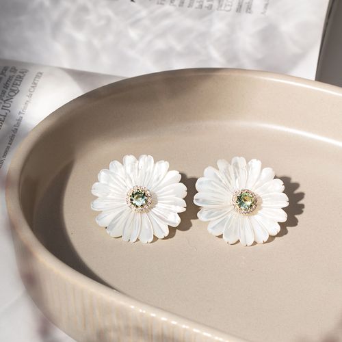 Brinco Flor Versátil 30mm de Madrepérola com Cristal Berilo e Zircônias Brancas - Banho de Ouro 18k
