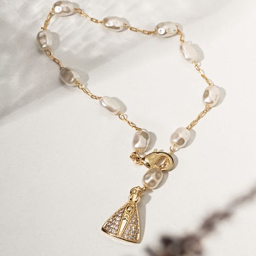 Pulseira Nossa Senhora Aparecida com Pérolas Coreanas e Zircônias Brancas 20cm - Banho de Ouro 18k