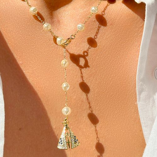 Colar Nossa Senhora Aparecida com Pérolas Coreanas e Zircônias Brancas 60cm - Banho de Ouro 18k