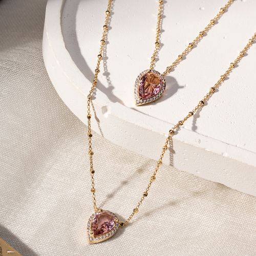 Colar Escapulário Gotas Cravejadas com Cristal Rodolita e Zircônias Brancas 65cm - Banho de Ouro 18k