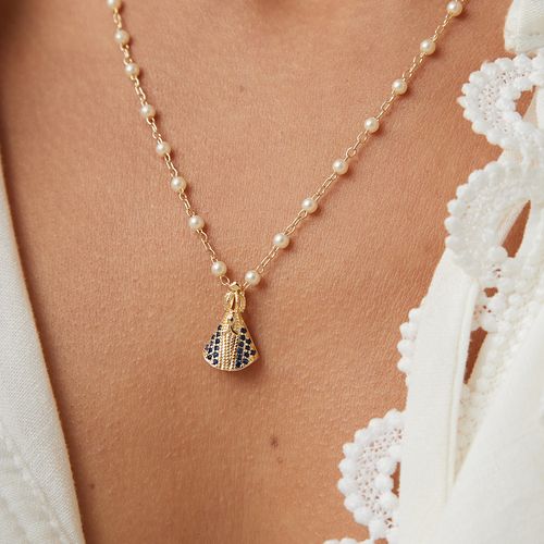Colar Escapulário Nossa Senhora Aparecida e Gota com Pérolas Coreanas, Zircônias Azul Escuro e Zircônia Branca 65cm - Banho de Ouro 18k