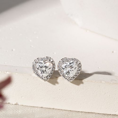 Brinco Coração Moissanite 6x6 com 0,8CT - D 80 Pontos e Zircônias Brancas - Prata 925