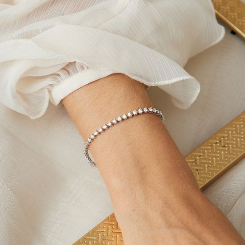 Pulseira Riviera Moissanite 2.5mm 0,06CT - D 6 Pontos VVS1 Cravação 3 Garras 17cm - Prata 925