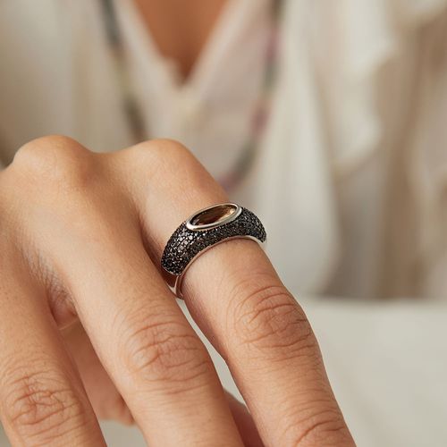 Anel Oval com Cristal Topázio Fumê e Zircônias Chocolate - Banho de Ródio Branco