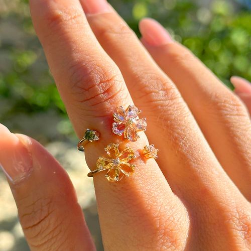 Kit com 2 Anéis Flores de Gotas com Cristal Citrino, Cristal Rodolita e Zircônias Brancas - Banho de Ouro 18k