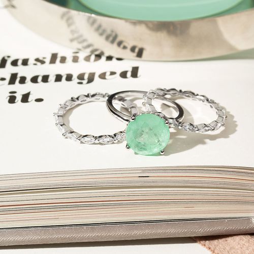 Kit com 3 Anéis Solitário de Fusion Esmeralda Colombiana e Alianças com Zircônias Brancas - Prata 925