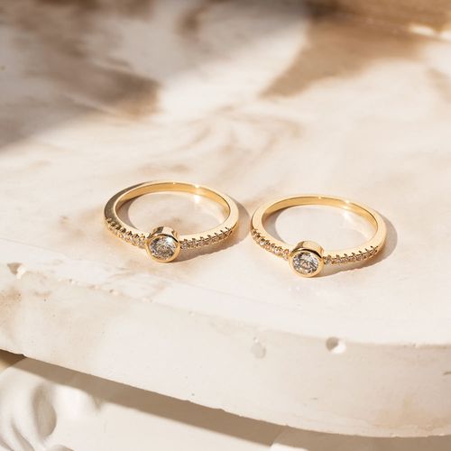 Kit com 2 Anéis Solitário Ponto de Luz com Zircônias Brancas - Banho de Ouro 18k