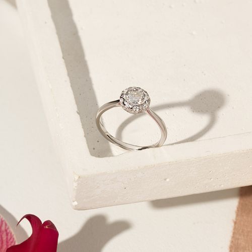 Anel Moissanite Lapidação Brilhante 5,5mm 0,6CT/66 Pontos e Zircônias Brancas D - VVS1 - Prata 925