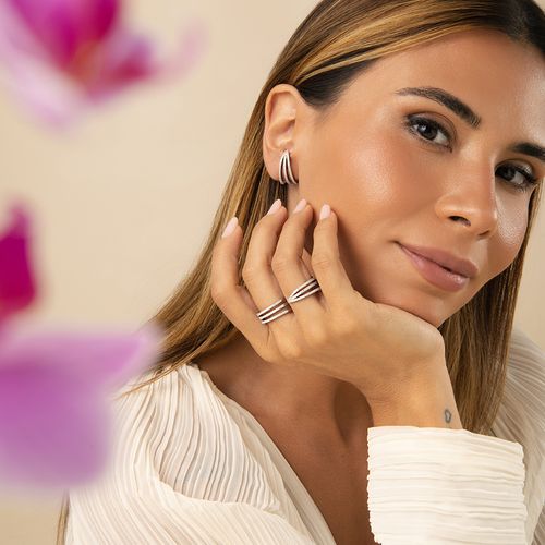 Anel Curvado com Zircônias Brancas - Prata 925