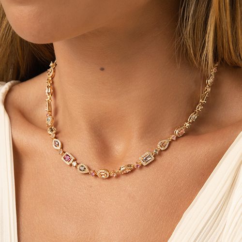 Colar Riviera Formas Maxi com Cristal Turmalina Rosa, Cristal Topázio Azul, Cristal Rodolita e Zircônias Brancas 42cm - Banho de Ouro 18k