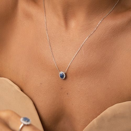 Colar Oval Safira Natural 6x8mm Aprox. 1,5ct com Moissanites Melee de 1,5mm - D VVS1 50cm - Prata 925