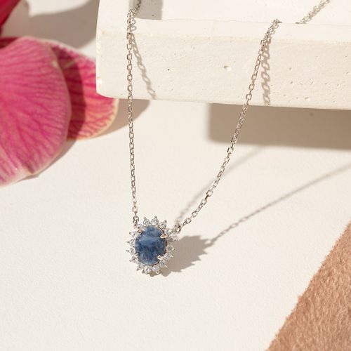 Colar Oval Safira Natural 6x8mm Aprox. 1,5ct com Moissanites Melee de 1,5mm - D VVS1 50cm - Prata 925