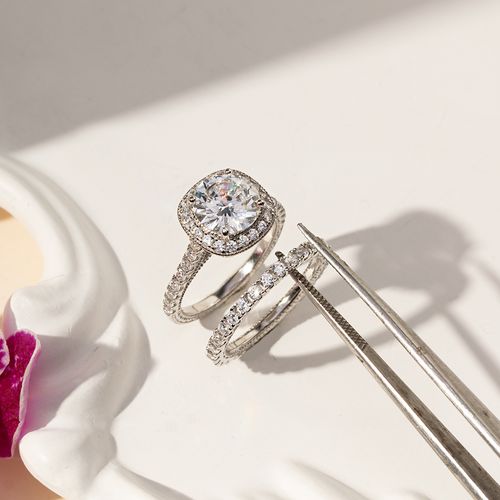 Anel Quadrado Solitário e Aparador com Zircônias Brancas - Prata 925