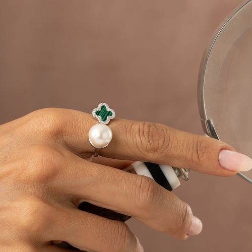 Anel Trevo com Malaquita Lab e Zircônias Brancas - Prata 925