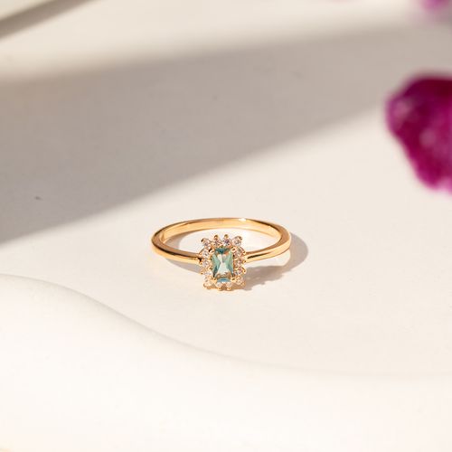 Anel Retângulo com Cristal London Blue e Zircônias Brancas - Banho de Ouro 18k