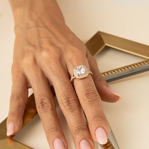 Anel Quadrado Cravejado com Zircônias Brancas - Banho de Ouro 18k