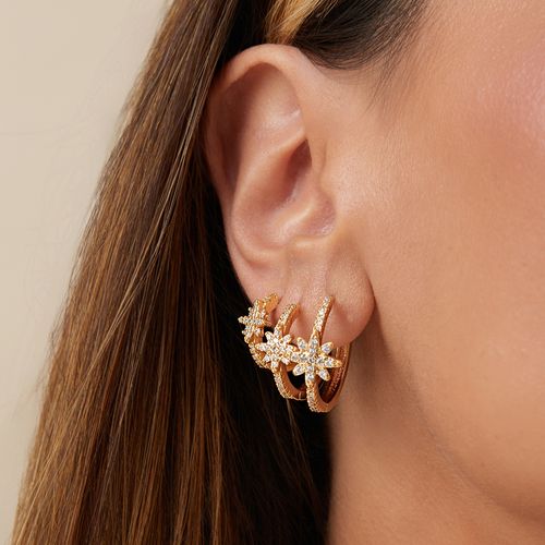 Kit com 3 Pares de Brincos Argolas Estrelas 15mm/18mm/22mm com Zircônias Brancas - Banho de Ouro 18k