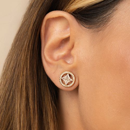 Brinco Redondo com Estrela 4 Pontas de Zircônias Brancas - Banho de Ouro 18k