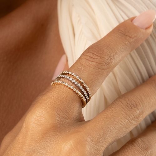 Kit com 3 Anéis Meia Aliança de Zircônias Brancas - Banhos de Ouro 18k e Ródio Branco