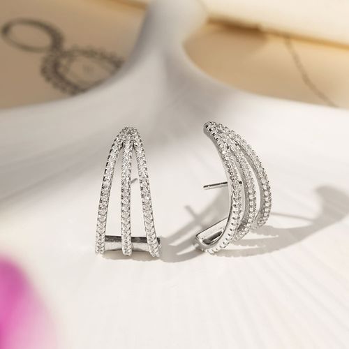 Brinco Curvado com Zircônias Brancas - Prata 925