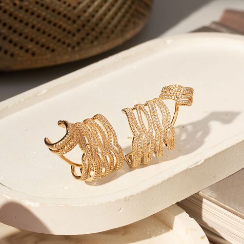 Brinco Earcuff Curvas Com Zircônias Brancas - Banho de Ouro 18k