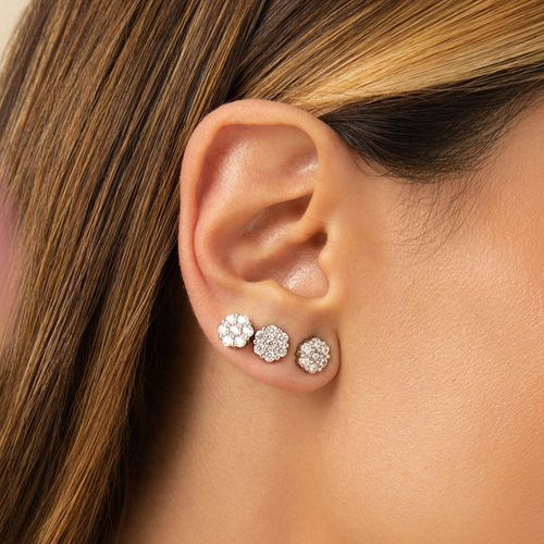 Brinco Top Flor com Zircônias Brancas - Banho de Ródio Branco