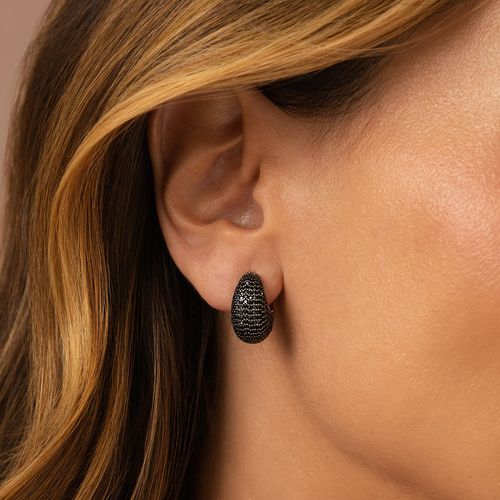 Brinco Argola Oval Cravejada com Zircônias Negras - Banho de Ródio Branco