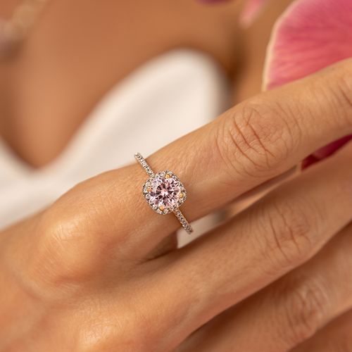 Anel Redondo com Cristal Diamond Pink e Zircônias Brancas - Banho de Ouro 18k