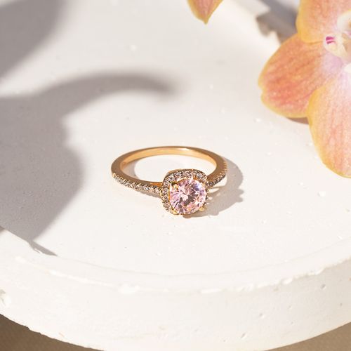 Anel Redondo com Cristal Diamond Pink e Zircônias Brancas - Banho de Ouro 18k