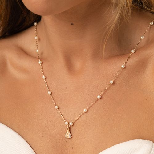 Colar Escapulário Nossa Senhora Aparecida e Mini Coração com Pérolas Coreanas e Zircônias Brancas 64cm - Banho de Ouro 18k