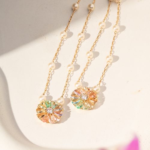 Colar Escapulário Flower Candy Color com Pérolas Coreanas, Cristal Paraíba, Cristal Morganita, Cristal Amestista 64cm - Banho de Ouro 18k