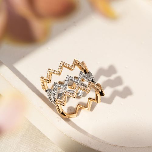 Trio de Anéis Zig Zag com Zircônias Brancas - Banhos de Ouro 18k e Ródio Branco