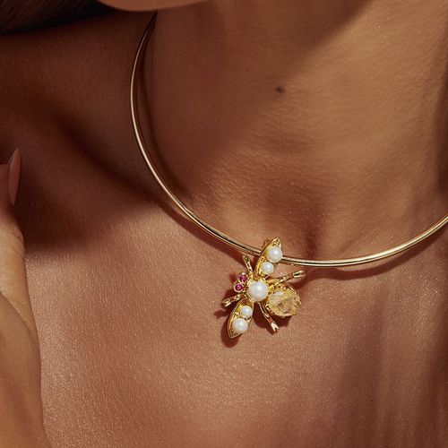 Broche Bug com Cristal Rutilado, Pérola Shell e Cristal Turmalina Rosa - Banho de Ouro 18k